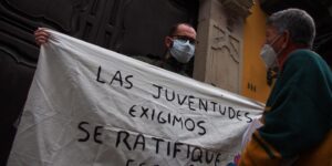 Pancarta en alusión a la COP2 del Acuerdo de Escazú