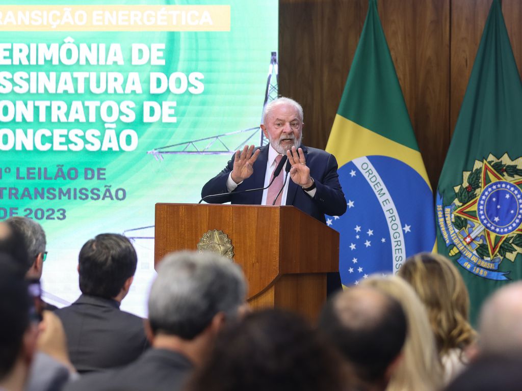 Presidente Luiz Inácio Lula da Silva participa en la ceremonia de firma de contratos de concesión de la primera subasta de líneas de transmisión de 2023. Foto Valter Campanato - Agencia Brasil.