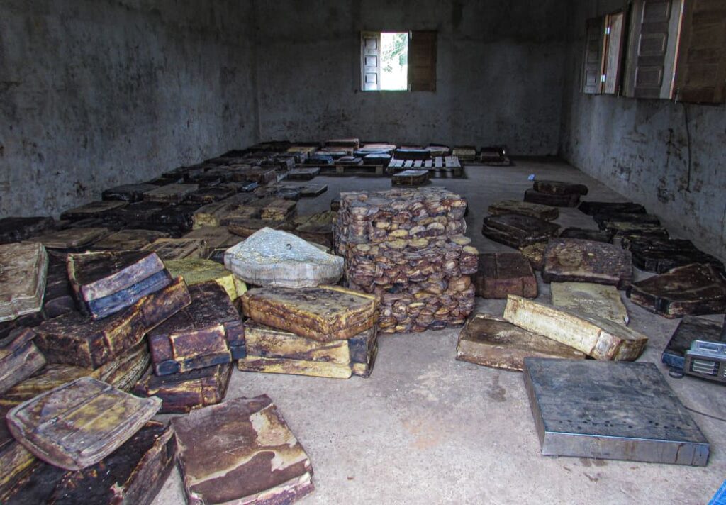 Depósito de borracha. Foto: Tácila Matos